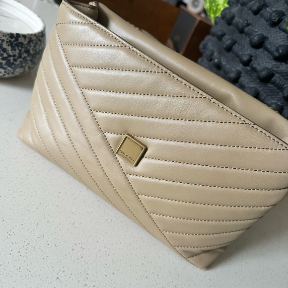 Tory Burch Kira Chevron convertible shoulder bag. - Picture 7 of 17